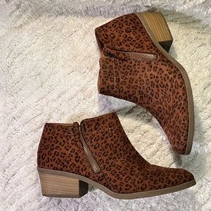 Time and Tru Memory Foam Ankle Boots Size 8